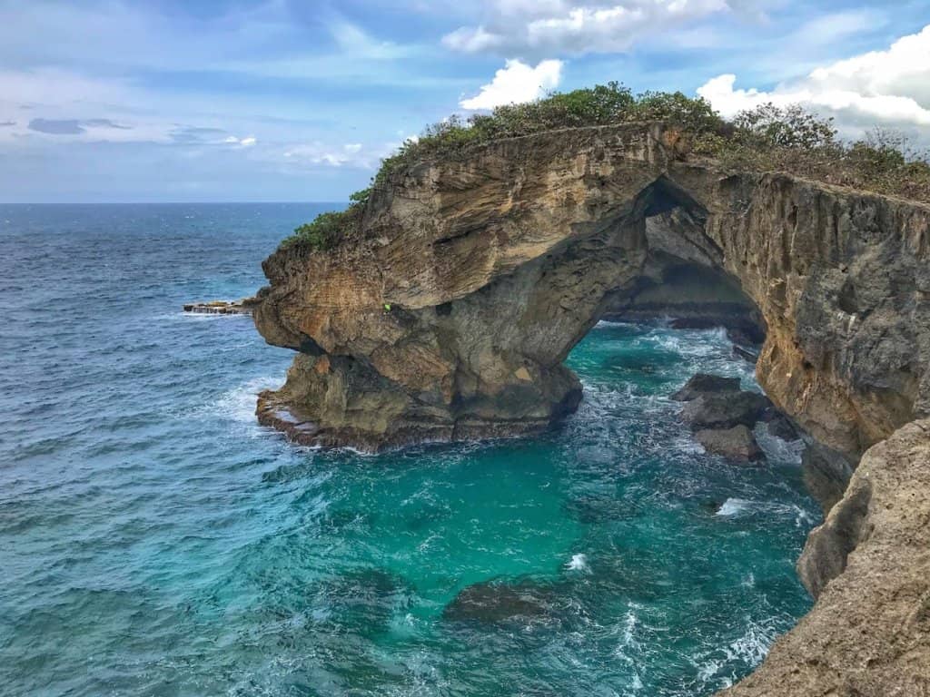 Cueva del Indio Puerto Rico rock formation