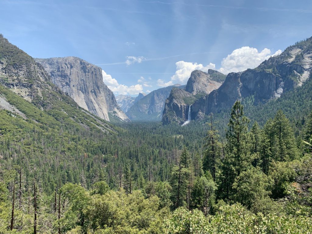 Where to hitchhike in Yosemite at Tunnel View